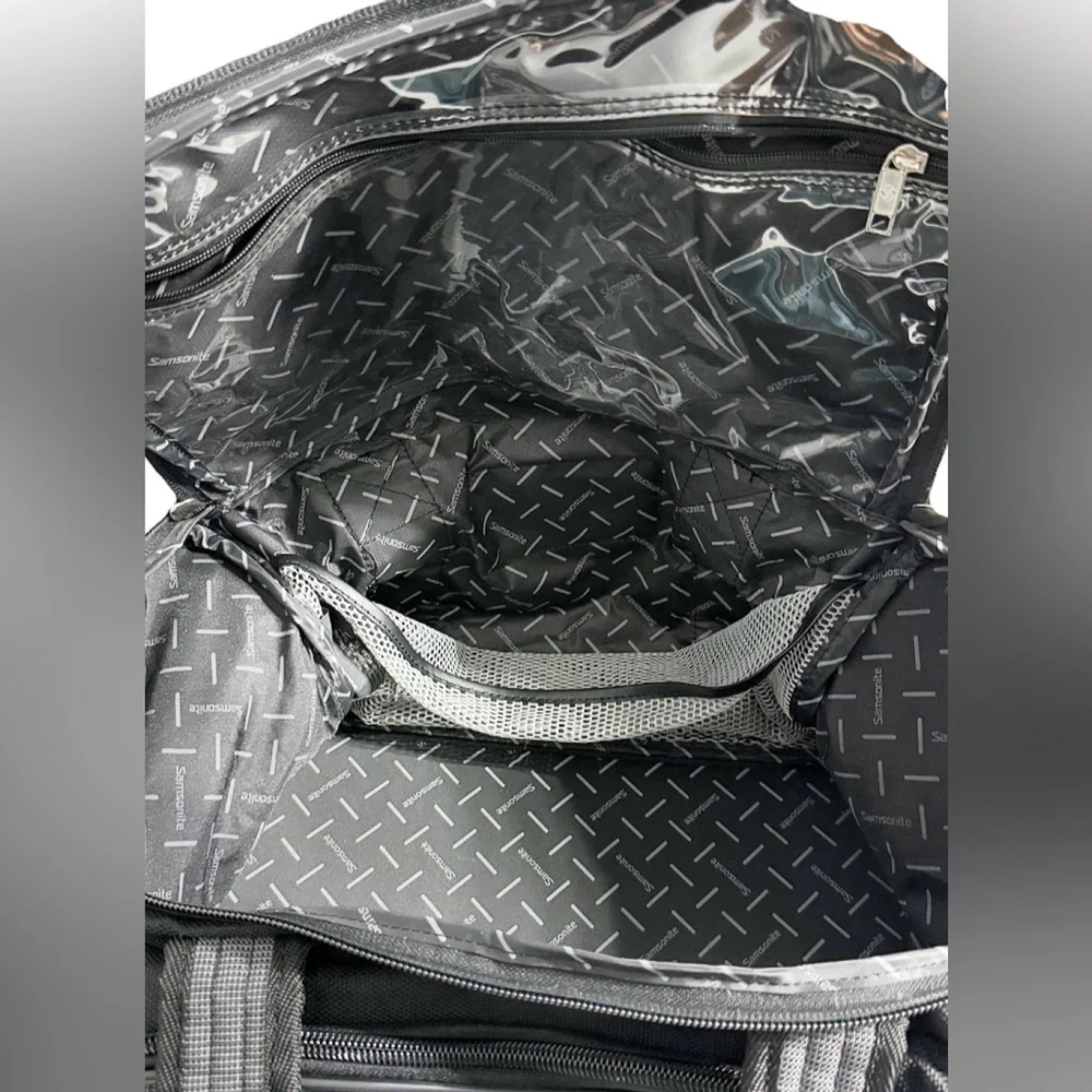 Samsonite Travel Duffle Bag Black Gym Weekender Carry On 19–22” EUC